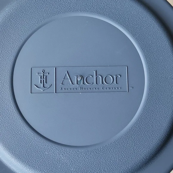 Anchor Hocking 8 cup batter bowl with lid - Picture 2 of 4